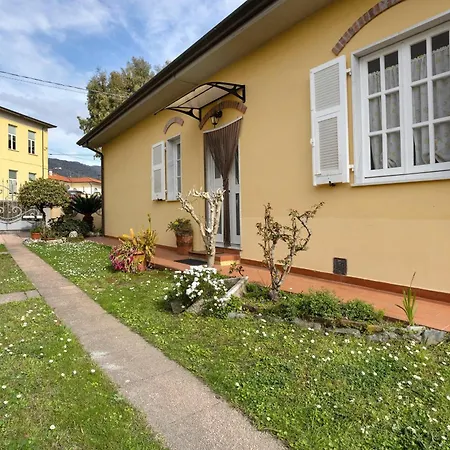Lunigiana - Casa Anita Con Giardino Apartamento *