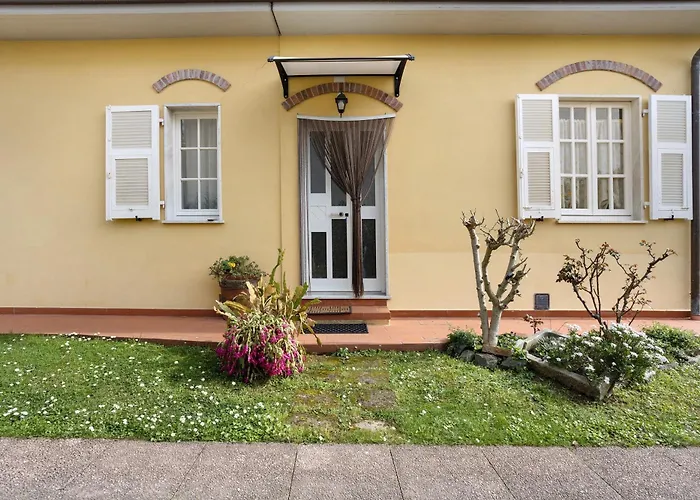 Lunigiana - Casa Anita Con Giardino * 马格拉新堡